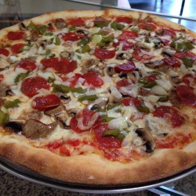 Delicious Chicken Wings at Our Pizza Restaurant